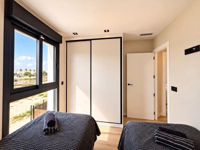 3 chambre Bungalow à vendre à Punta Prima, Orihuela avec piscine - 449 000 € (Ref: 10136170)