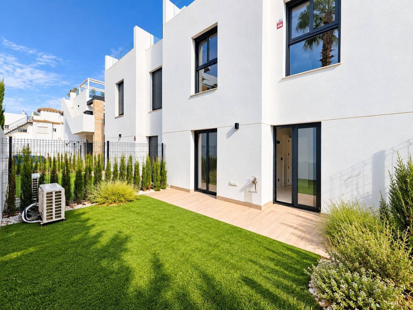 3 makuuhuone Bungalow myytävänä paikassa Orihuela Costa - 425 000 € (Ref: 10139805)