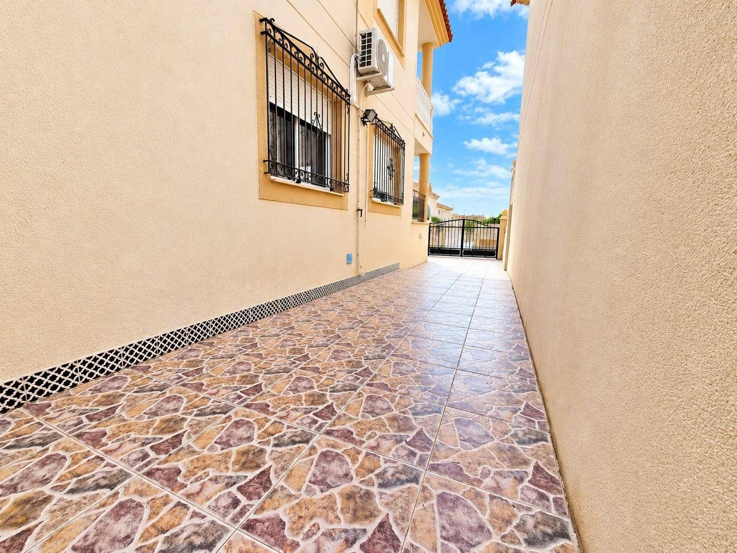 2 sypialnia Bungalow na sprzedaż w La Zenia - 199 000 € (Ref: 10147203)
