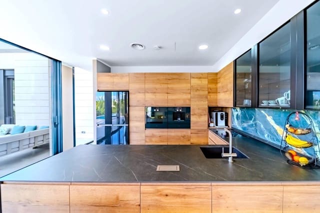 6 soveværelse Villa til salg i Las Colinas Golf, Orihuela med swimmingpool - € 1.990.000 (Ref: 10155340)