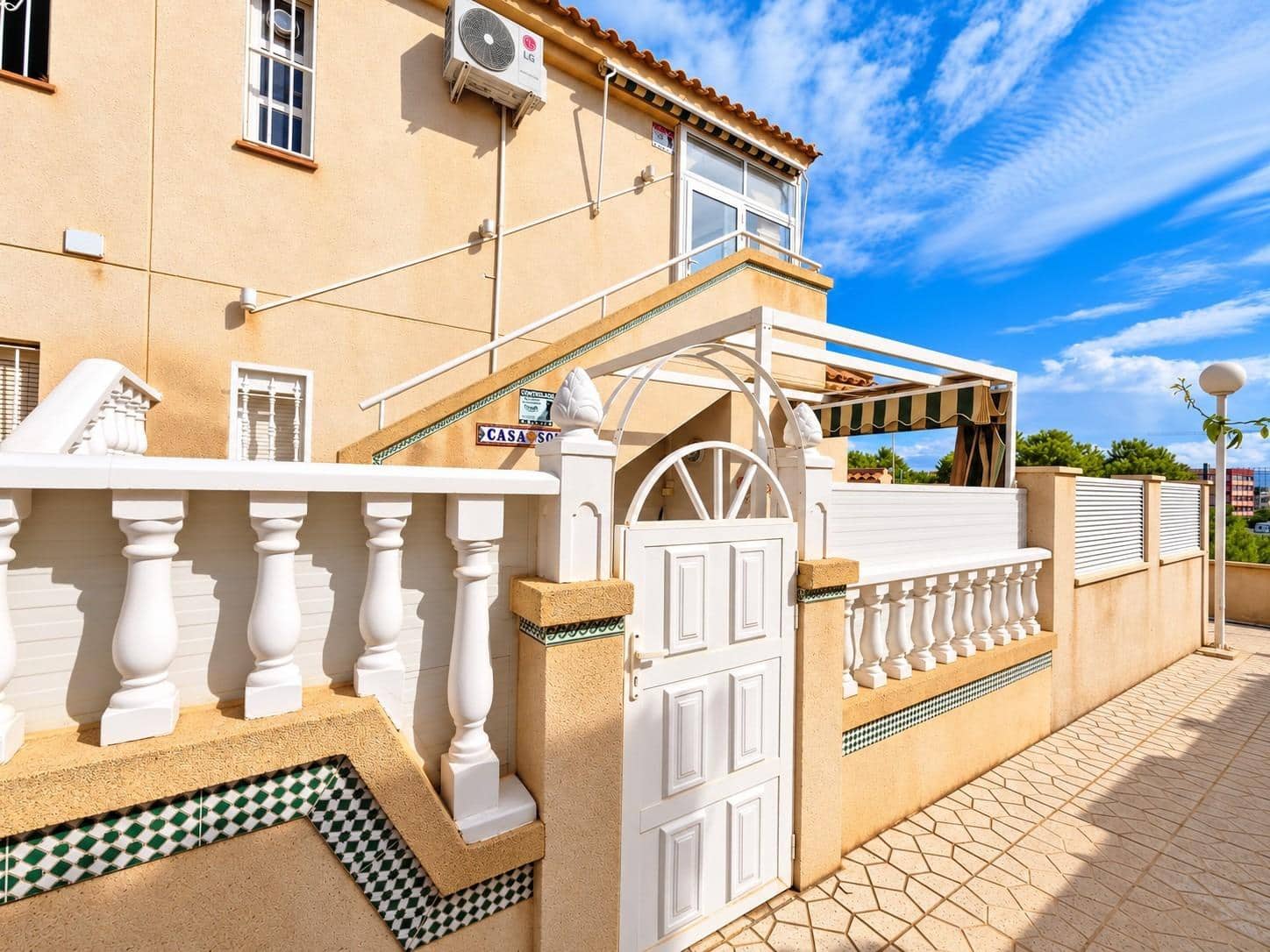 2 makuuhuone Bungalow myytävänä paikassa Torrevieja - 199 000 € (Ref: 10165126)