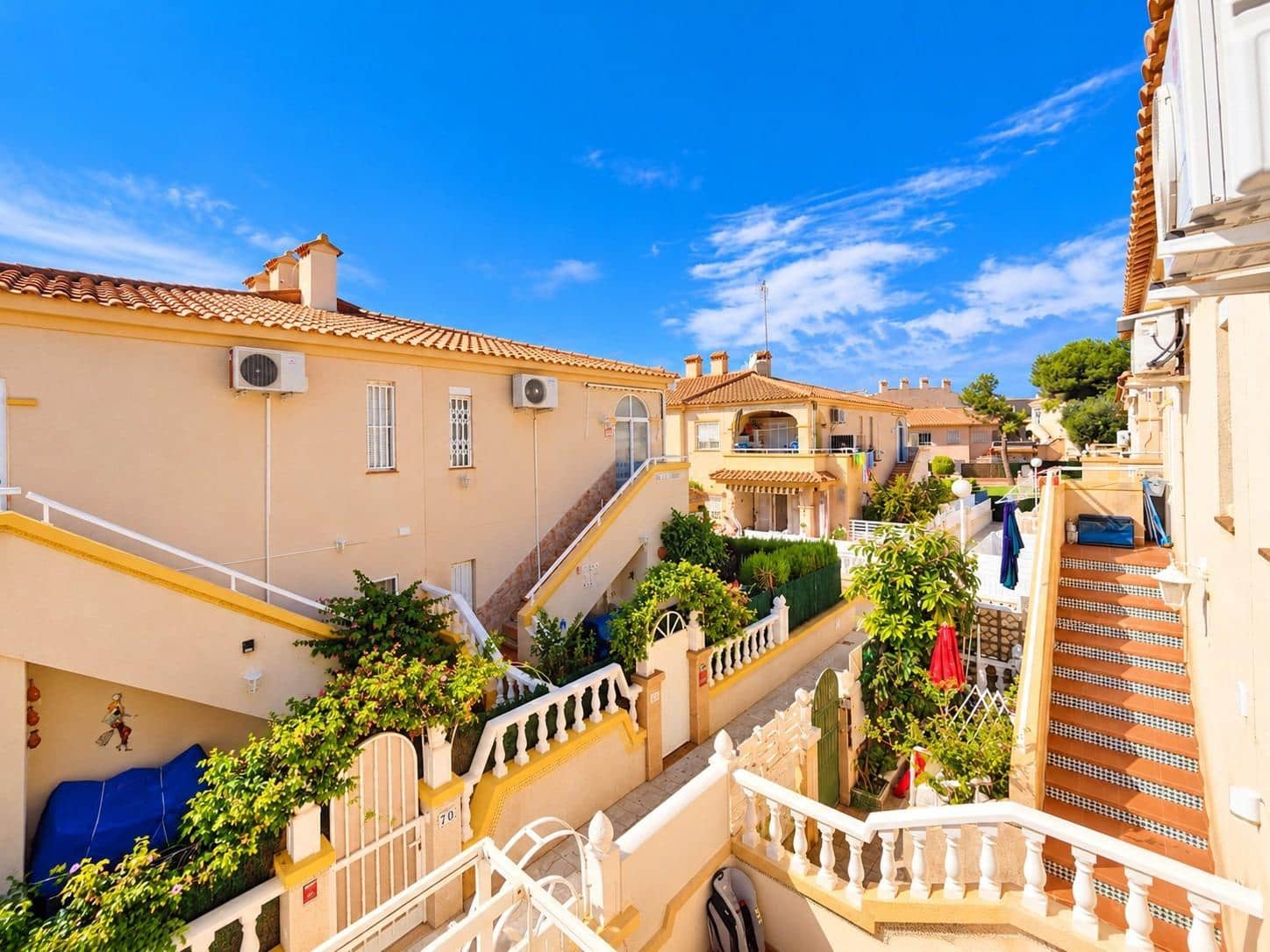 2 makuuhuone Bungalow myytävänä paikassa Torrevieja - 199 000 € (Ref: 10165126)
