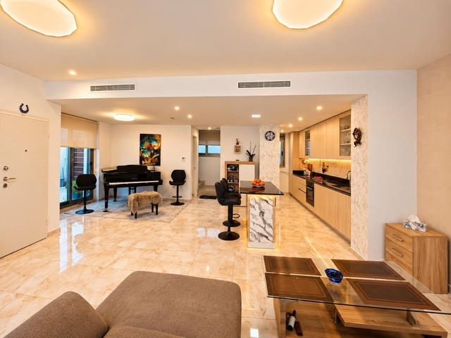 Chalet de 3 habitaciones en Orihuela Costa, Orihuela en venta con piscina garaje - 469.000 € (Ref: 9908740)