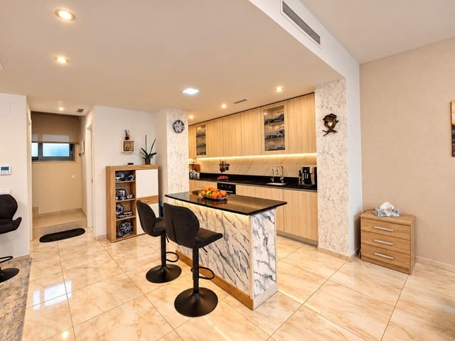 Chalet de 3 habitaciones en Orihuela Costa, Orihuela en venta con piscina garaje - 469.000 € (Ref: 9908740)