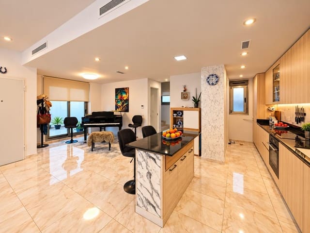 Chalet de 3 habitaciones en Orihuela Costa, Orihuela en venta con piscina garaje - 469.000 € (Ref: 9908740)