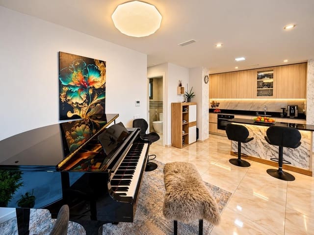 Chalet de 3 habitaciones en Orihuela Costa, Orihuela en venta con piscina garaje - 469.000 € (Ref: 9908740)