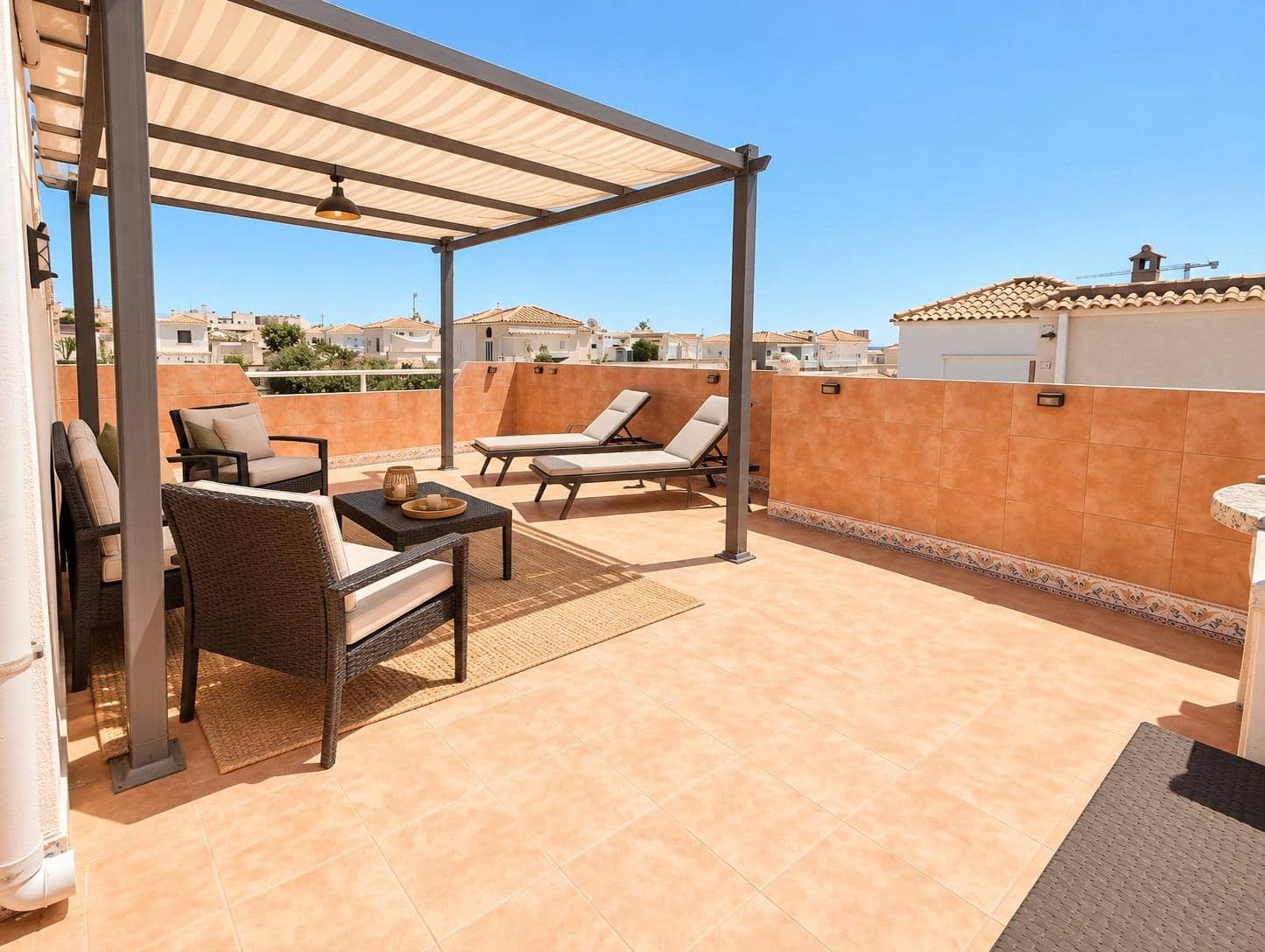 4 bedroom Semi-detached Villa for sale in Orihuela Costa with pool - € 279,000 (Ref: 9908741)