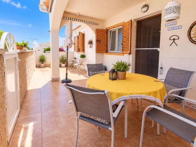 4 slaapkamer Halfvrijstaande villa te koop in Orihuela Costa, Orihuela met zwembad - € 269.000 (Ref: 9908741)