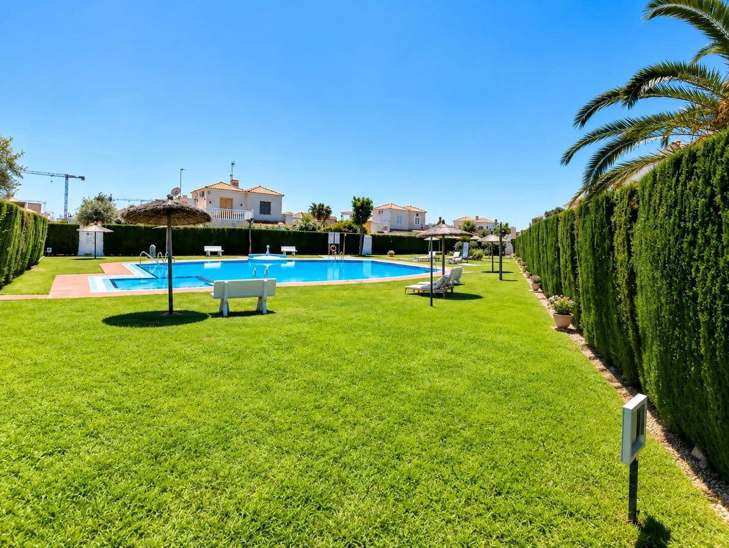 4 bedroom Semi-detached Villa for sale in Orihuela Costa with pool - € 279,000 (Ref: 9908741)