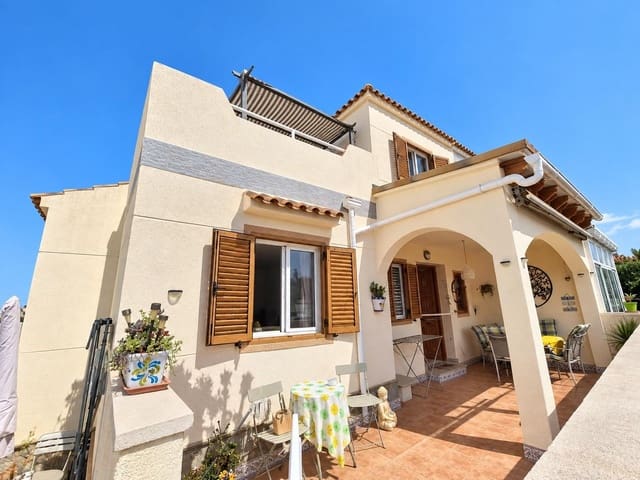 4 slaapkamer Halfvrijstaande villa te koop in Orihuela Costa, Orihuela met zwembad - € 269.000 (Ref: 9908741)
