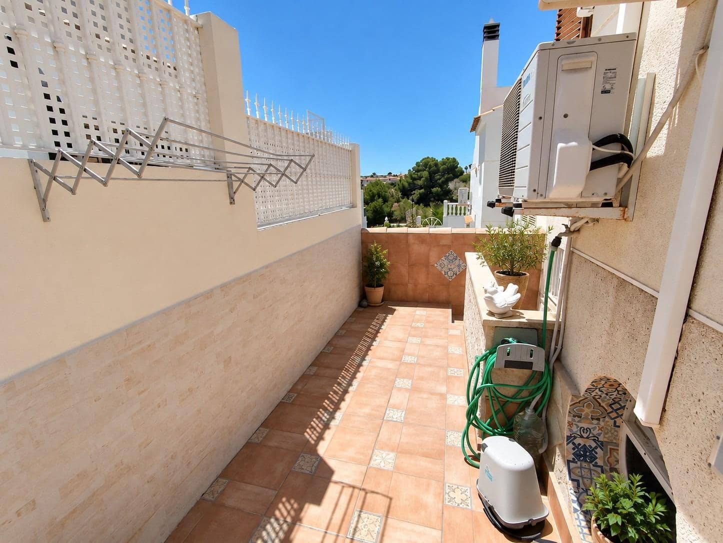 4 bedroom Semi-detached Villa for sale in Orihuela Costa with pool - € 279,000 (Ref: 9908741)