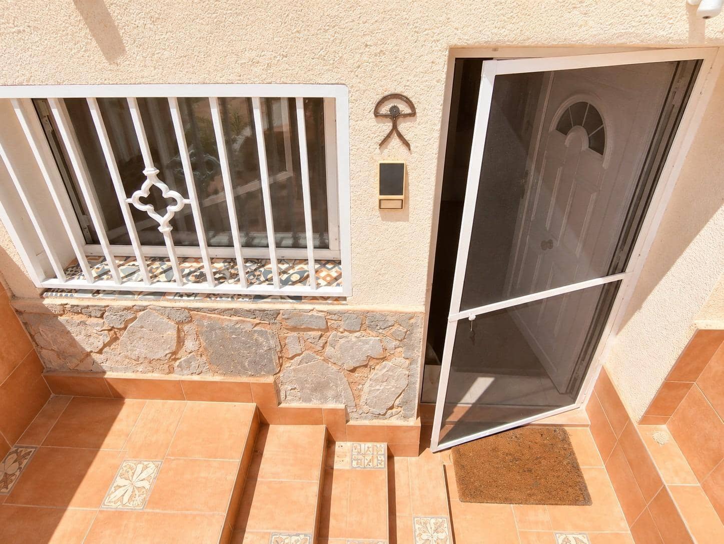4 bedroom Semi-detached Villa for sale in Orihuela Costa with pool - € 279,000 (Ref: 9908741)