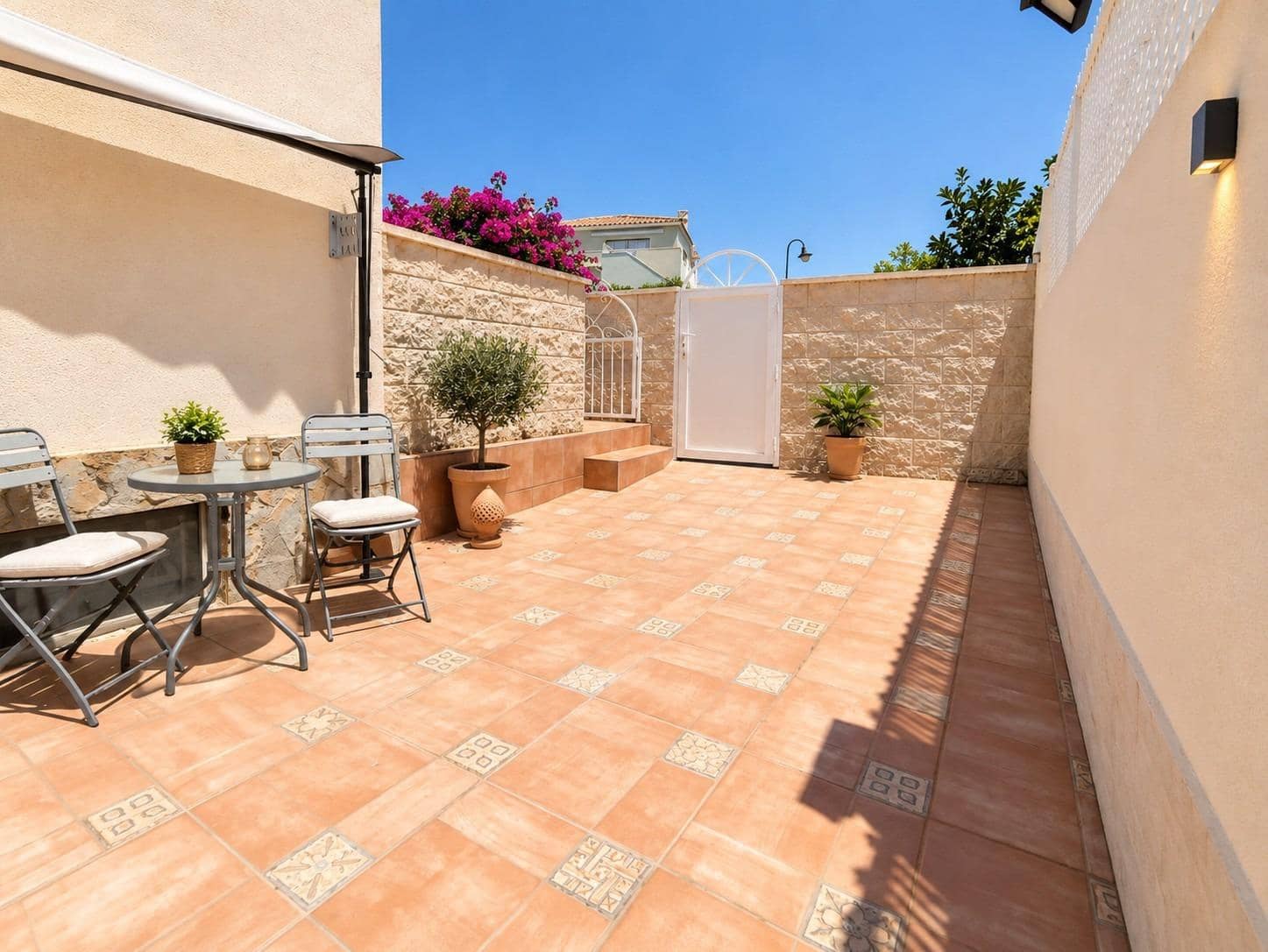 4 bedroom Semi-detached Villa for sale in Orihuela Costa with pool - € 279,000 (Ref: 9908741)