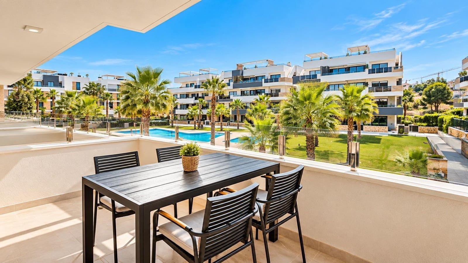 2 soverom Leilighet til salgs i La Florida med svømmebasseng garasje - € 265 000 (Ref: 9908742)