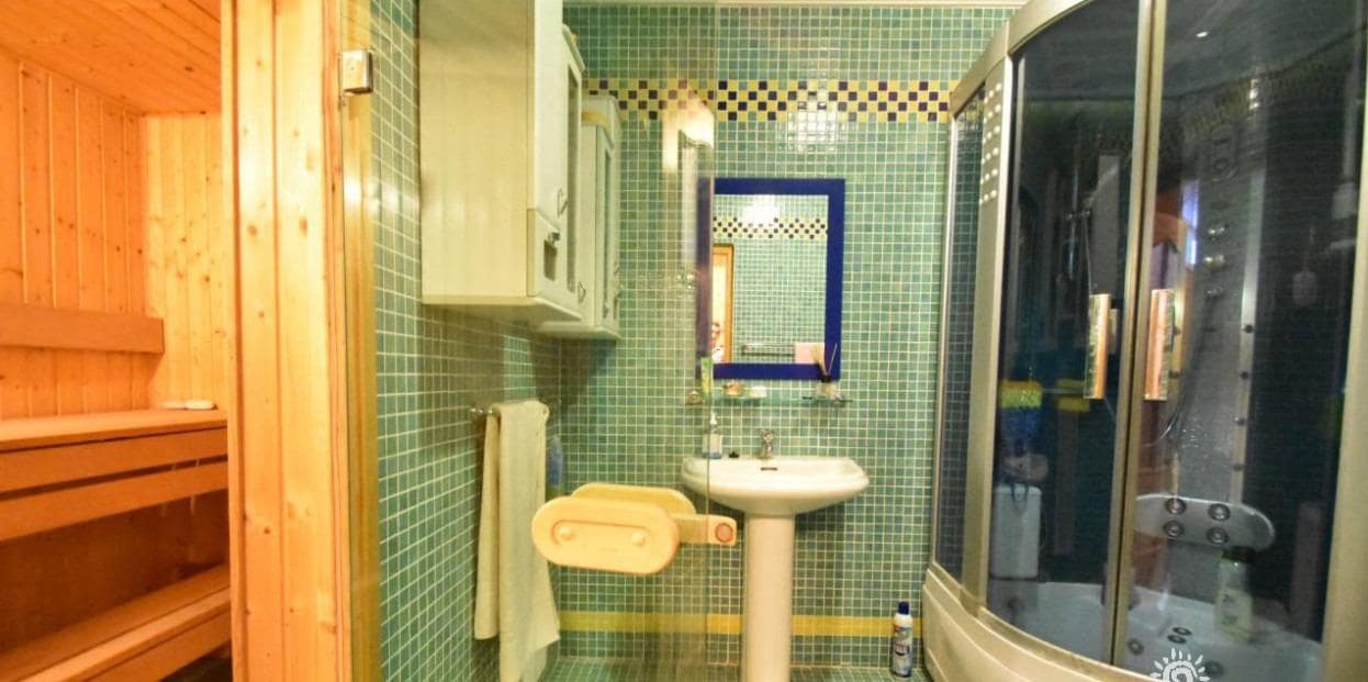 5 makuuhuone Huvila myytävänä paikassa Rojales mukana uima-altaan - 630 000 € (Ref: 9908747)