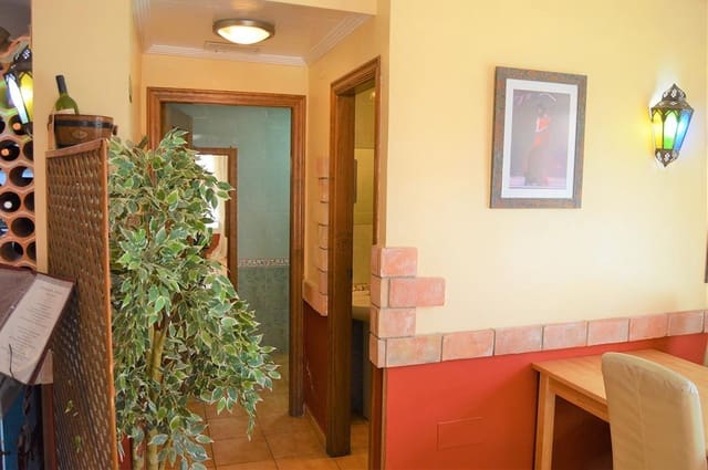 Erhverv til salg i La Veleta, Torrevieja - € 218.000 (Ref: 9908749)