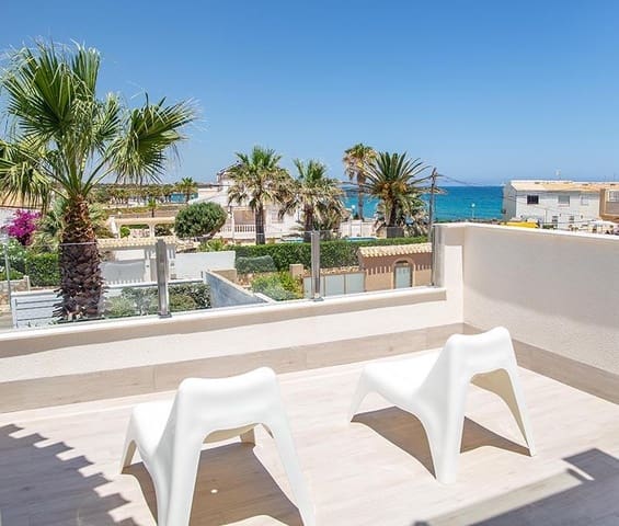3 makuuhuone Huvila myytävänä paikassa Playa Flamenca, Orihuela mukana uima-altaan - 940 000 € (Ref: 9908755)