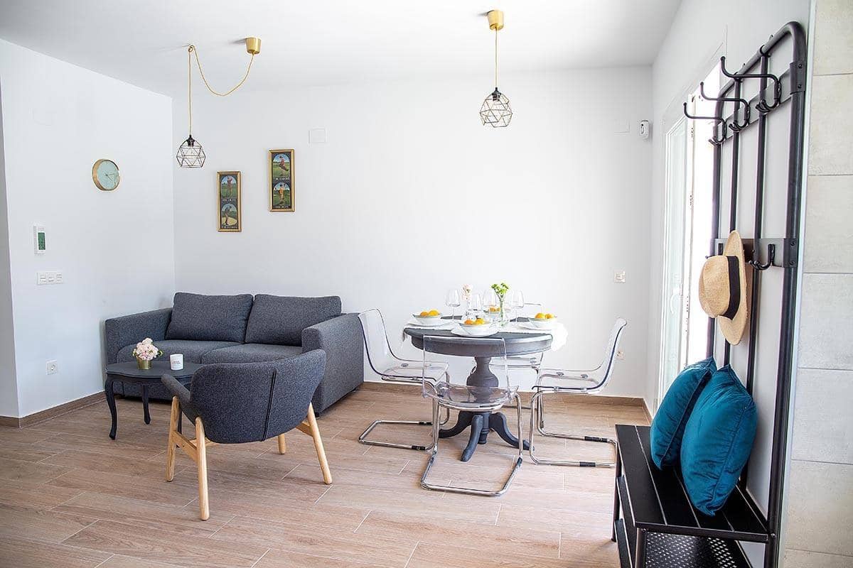 3 makuuhuone Huvila myytävänä paikassa Playa Flamenca mukana uima-altaan - 940 000 € (Ref: 9908755)