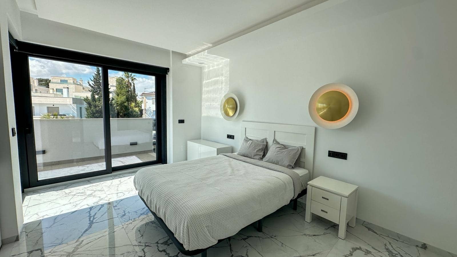 4 sovrum Villa till salu i Orihuela Costa med garage - 2 950 000 € (Ref: 9908758)