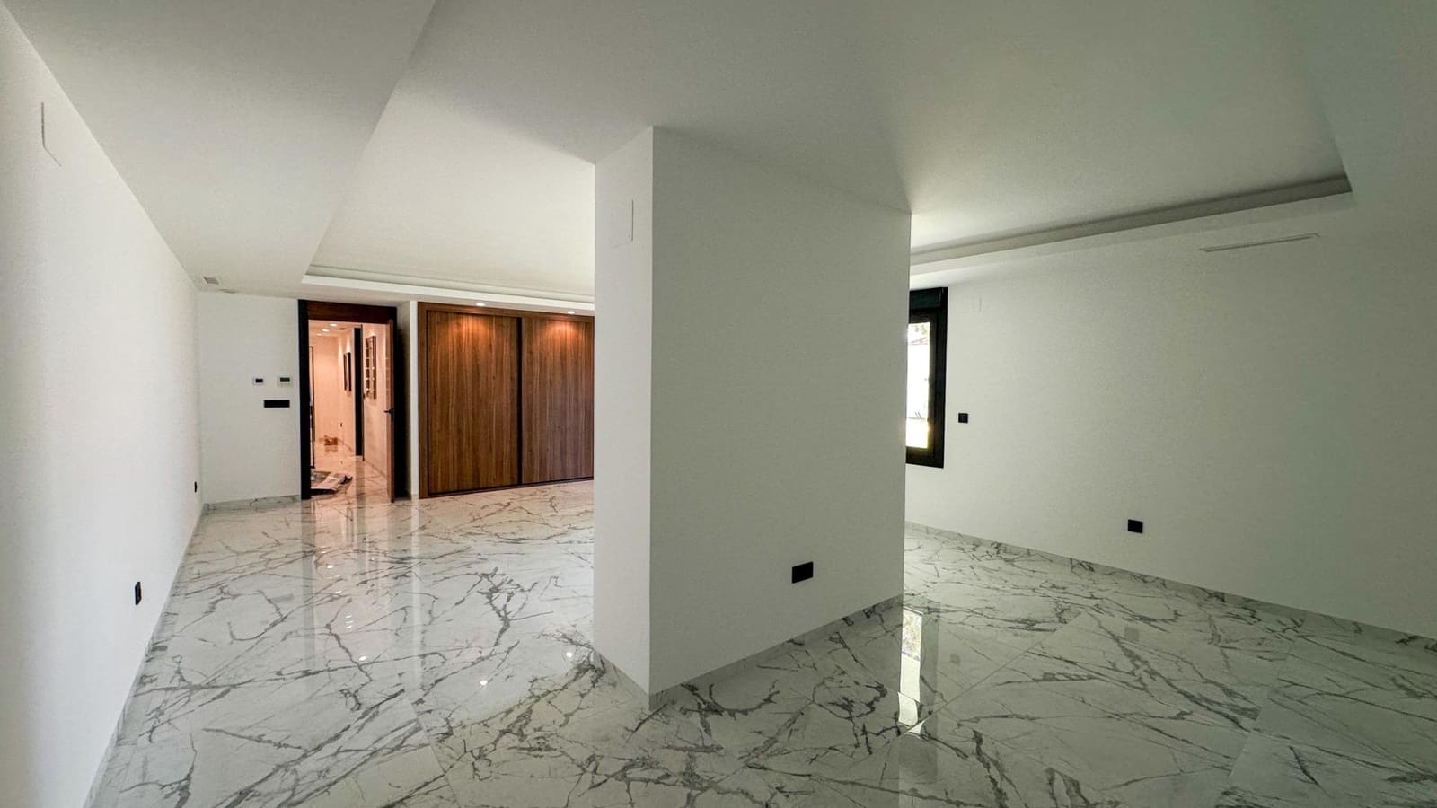 4 sovrum Villa till salu i Orihuela Costa med garage - 2 950 000 € (Ref: 9908758)