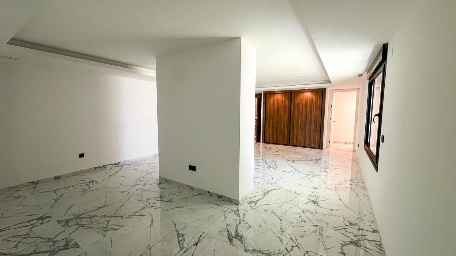 4 sovrum Villa till salu i Orihuela Costa med garage - 2 950 000 € (Ref: 9908758)