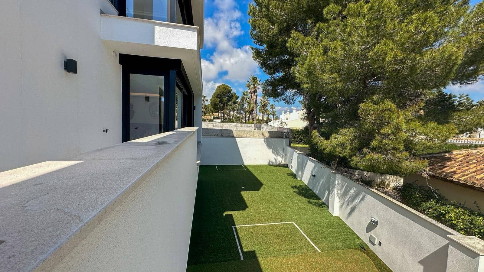 4 sovrum Villa till salu i Orihuela Costa med garage - 2 950 000 € (Ref: 9908758)