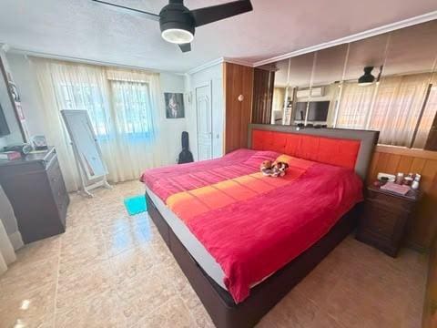 4 soveværelse Villa til salg i Torrevieja med swimmingpool garage - € 490.000 (Ref: 9929462)