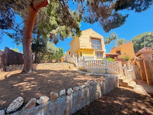 4 chambre Villa/Maison à vendre à Los Balcones - Los Altos, Torrevieja avec piscine garage - 490 000 € (Ref: 9929462)