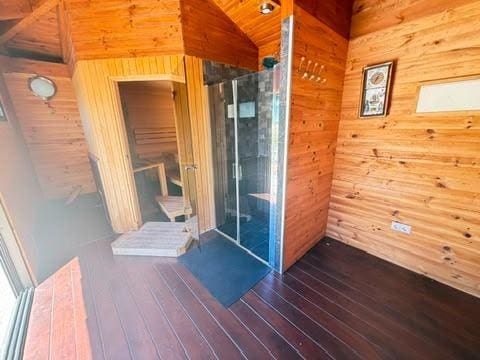 4 soveværelse Villa til salg i Torrevieja med swimmingpool garage - € 490.000 (Ref: 9929462)
