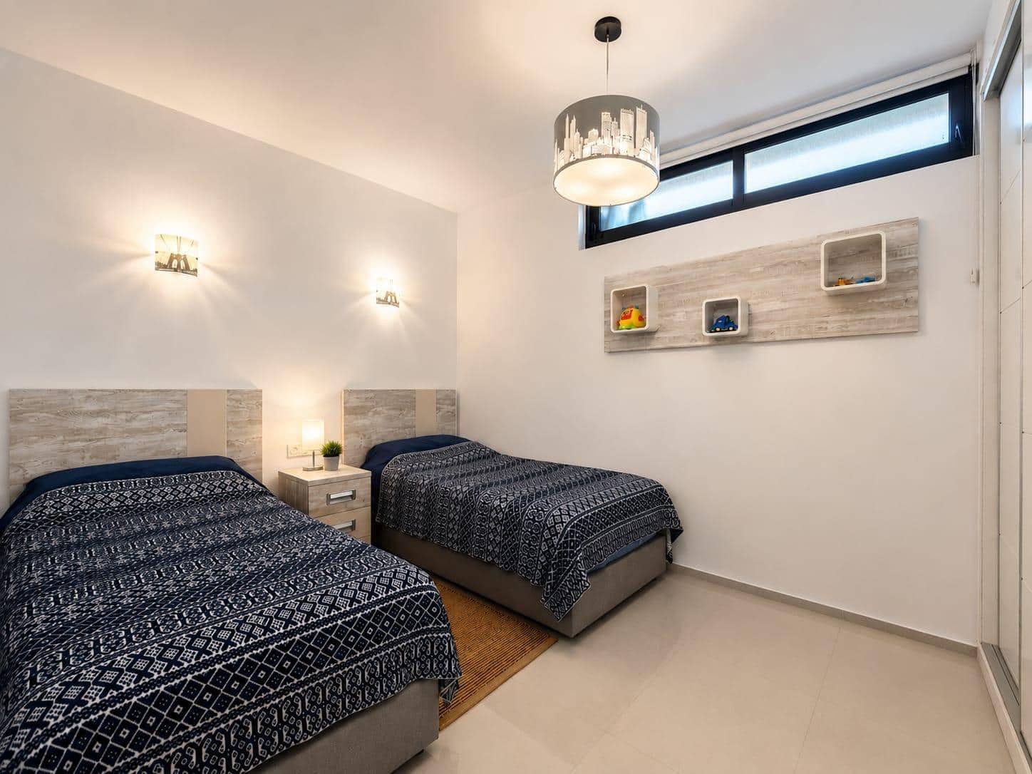 4 Zimmer Villa zu verkaufen in La Zenia mit Pool - 900.000 € (Ref: 9942581)
