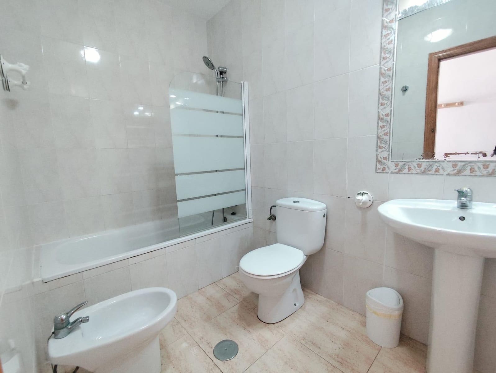 3 Zimmer Reihenhaus zu verkaufen in La Zenia mit Pool Garage - 285.000 € (Ref: 9952690)