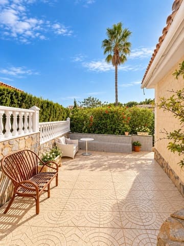 5 chambre Villa/Maison à vendre à Campoamor, Orihuela avec piscine garage - 990 000 € (Ref: 9958036)