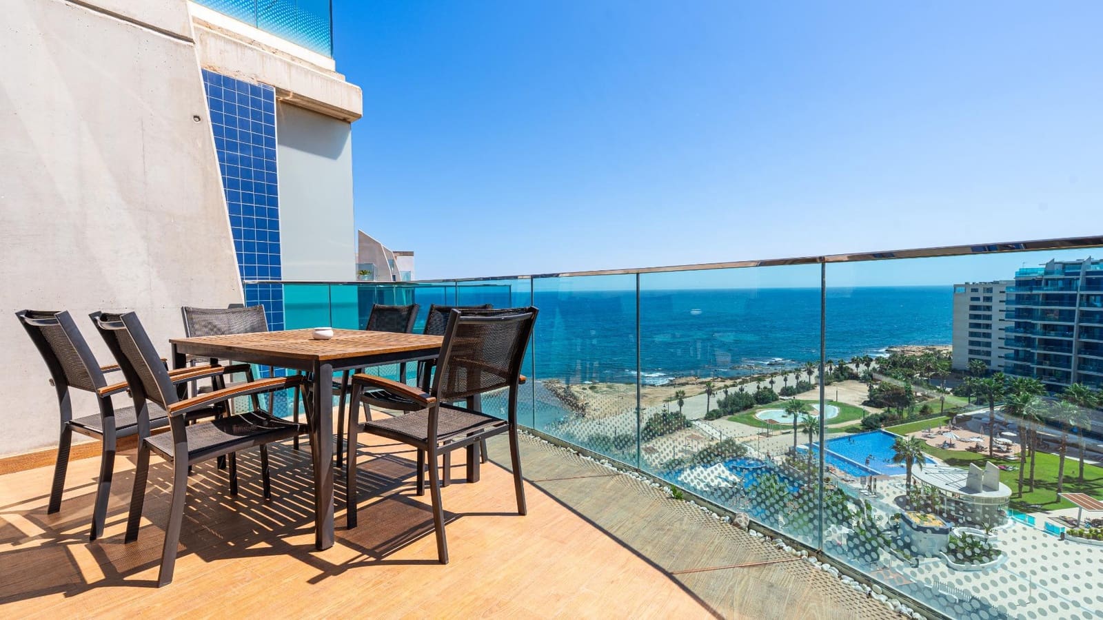 3 Zimmer Penthouse zu verkaufen in Punta Prima mit Pool Garage - 810.000 € (Ref: 9962765)