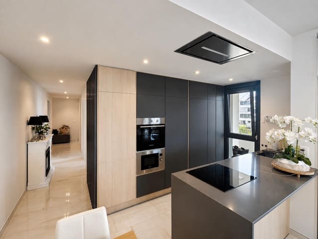 Apartamento de 3 habitaciones en Punta Prima, Orihuela en venta con piscina garaje - 485.000 € (Ref: 9985029)