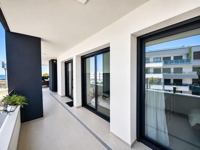 Apartamento de 3 habitaciones en Punta Prima, Orihuela en venta con piscina garaje - 485.000 € (Ref: 9985029)