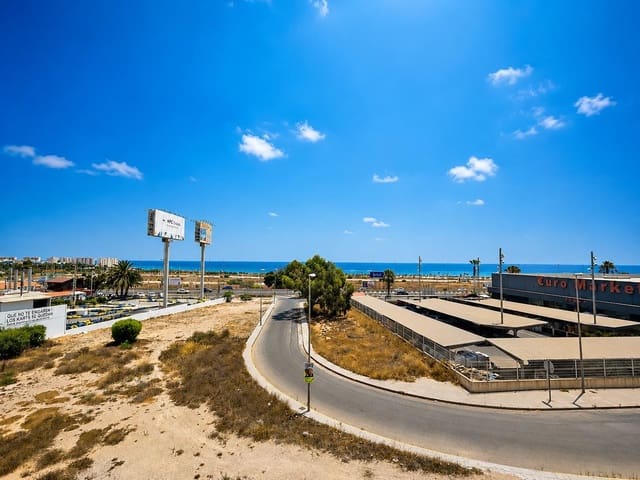 Apartamento de 3 habitaciones en Punta Prima, Orihuela en venta con piscina garaje - 485.000 € (Ref: 9985029)