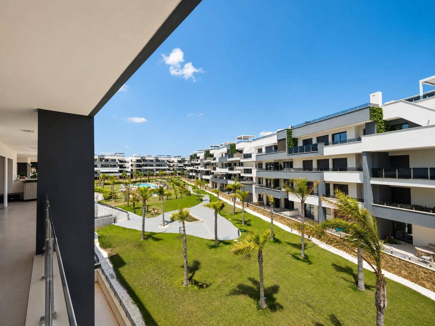 Apartamento de 3 habitaciones en Orihuela Costa en venta con piscina garaje - 485.000 € (Ref: 9985029)
