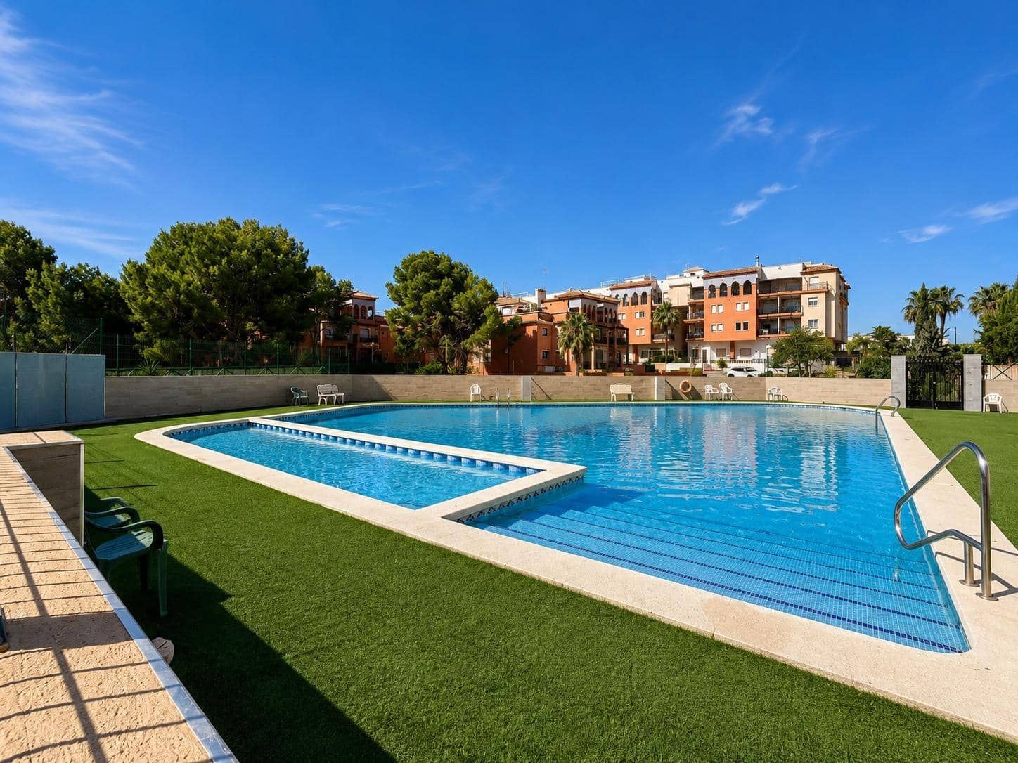 2 camera da letto Bungalow in vendita in Playa Flamenca con piscina - 159.000 € (Rif: 9998850)