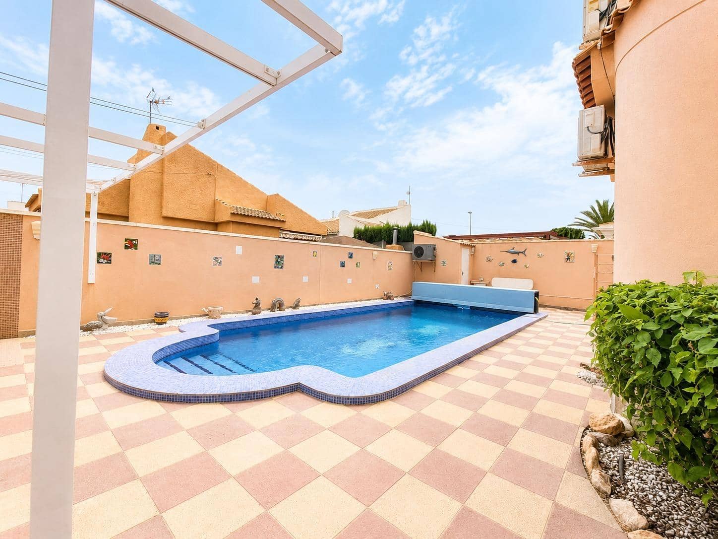 3 slaapkamer Villa te koop in Pilar de la Horadada met zwembad garage - € 449.000 (Ref: 9998851)