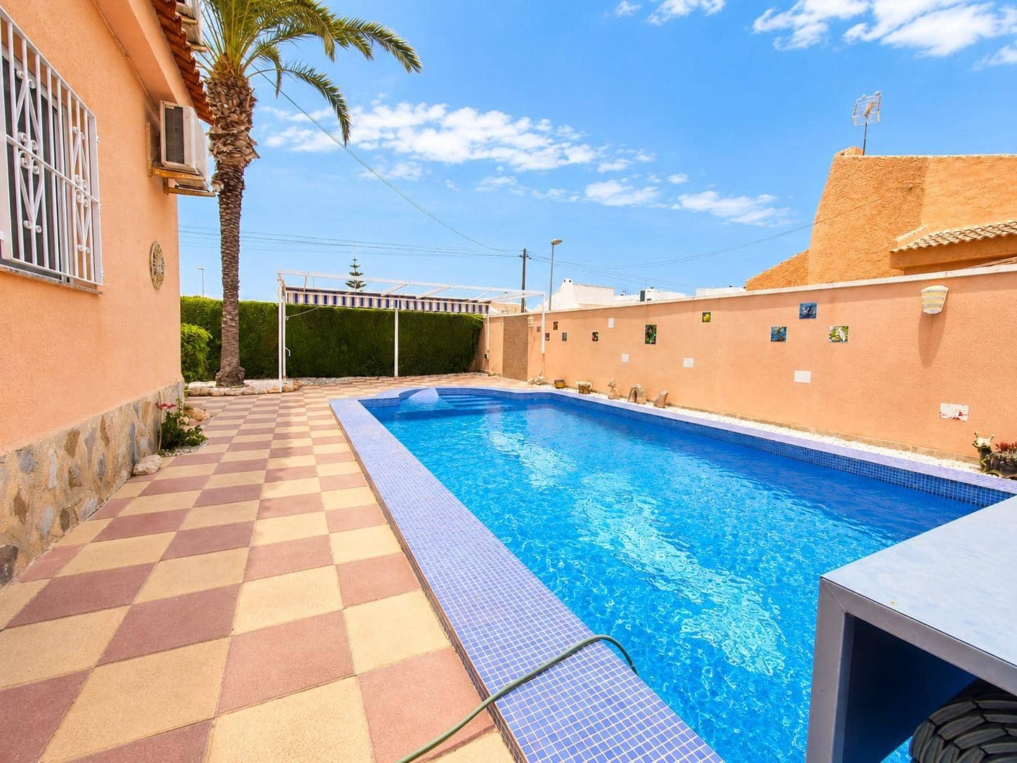 3 slaapkamer Villa te koop in Pilar de la Horadada met zwembad garage - € 449.000 (Ref: 9998851)