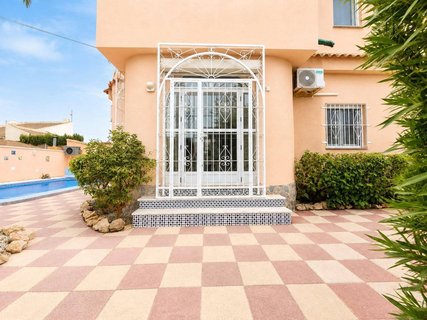 3 slaapkamer Villa te koop in Pilar de la Horadada met zwembad garage - € 449.000 (Ref: 9998851)