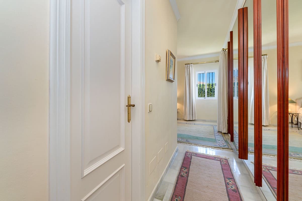 3 chambre Villa/Maison à vendre à El Chaparral avec piscine garage - 999 000 € (Ref: 10009950)