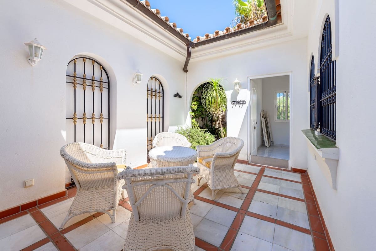 3 chambre Villa/Maison à vendre à El Chaparral avec piscine garage - 999 000 € (Ref: 10009950)