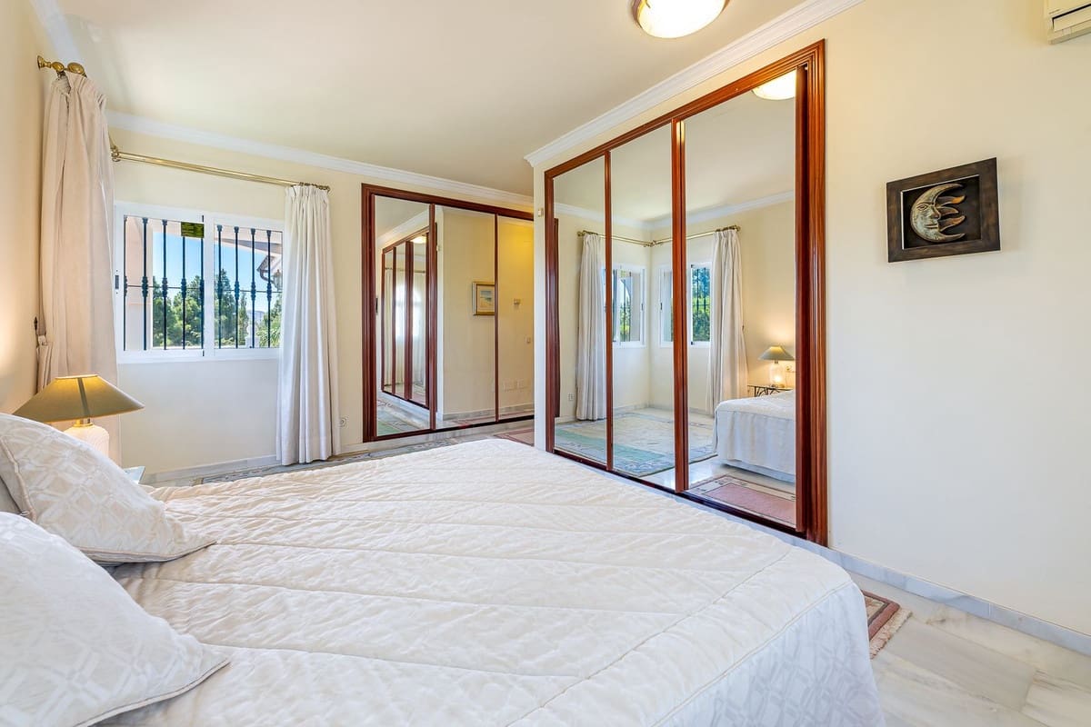 3 chambre Villa/Maison à vendre à El Chaparral avec piscine garage - 999 000 € (Ref: 10009950)