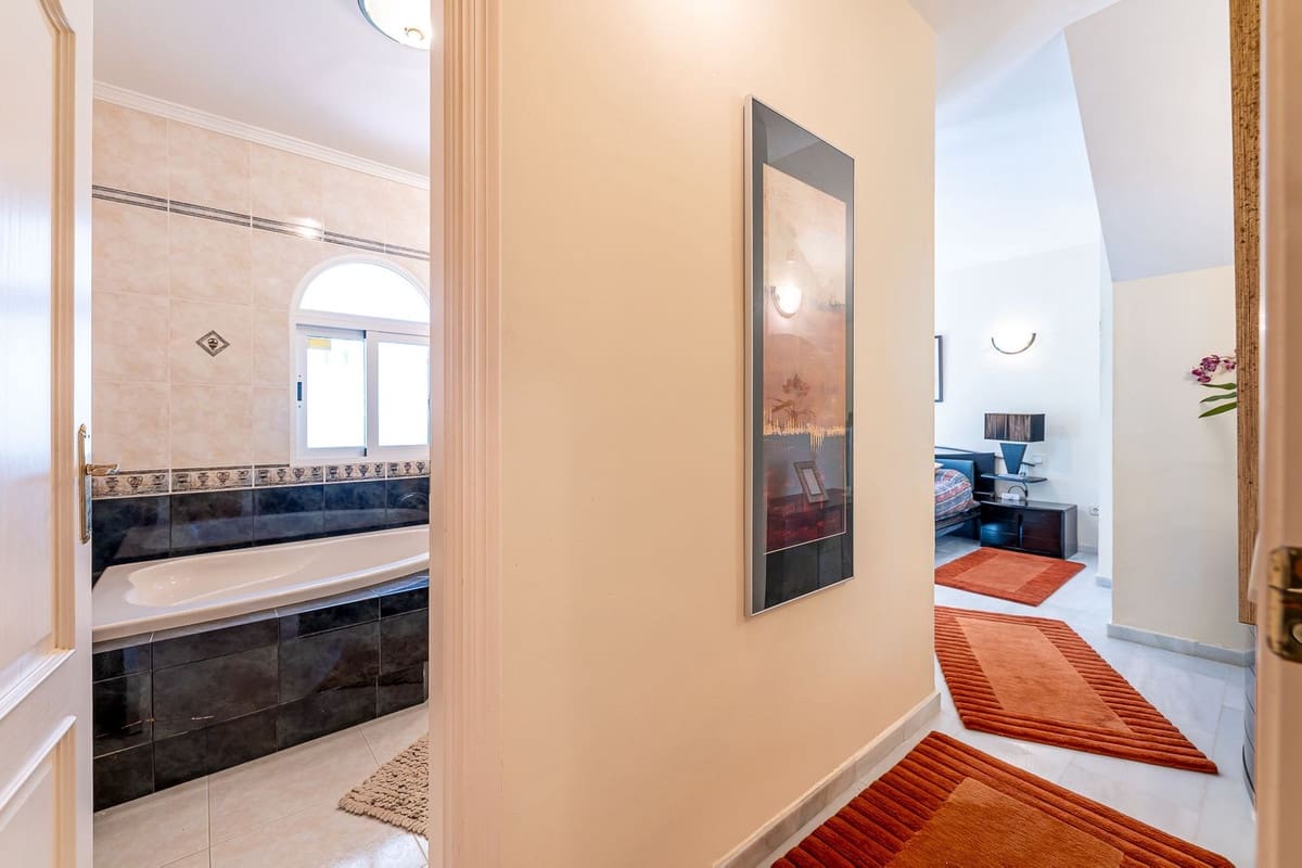 3 chambre Villa/Maison à vendre à El Chaparral avec piscine garage - 999 000 € (Ref: 10009950)