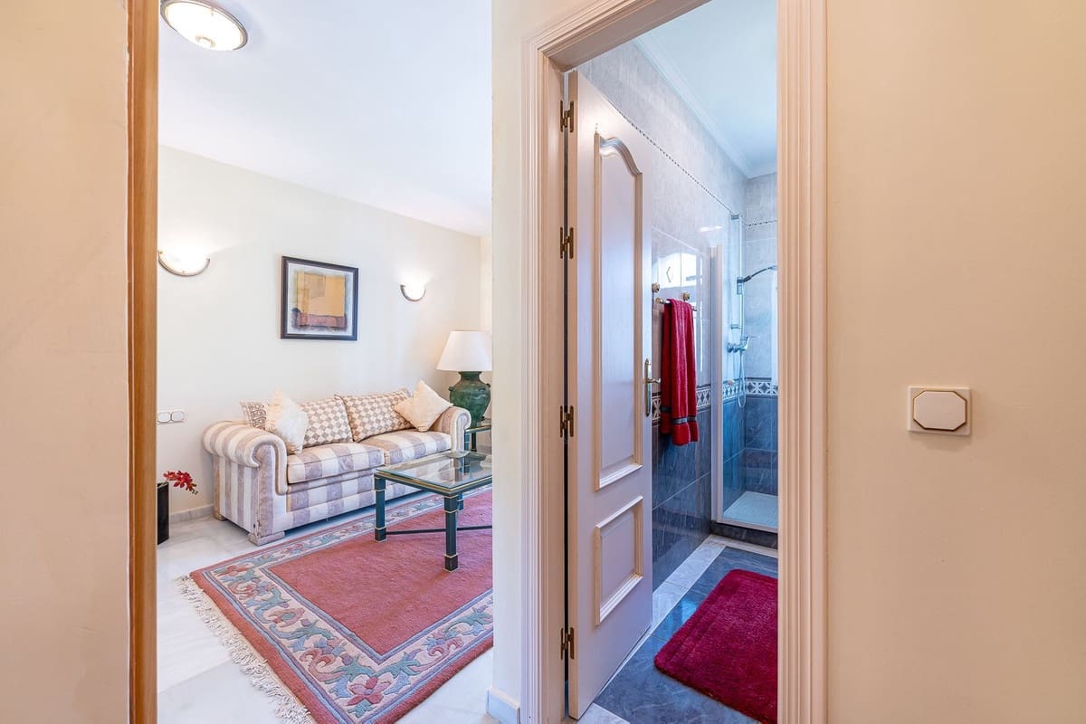 3 chambre Villa/Maison à vendre à El Chaparral avec piscine garage - 999 000 € (Ref: 10009950)