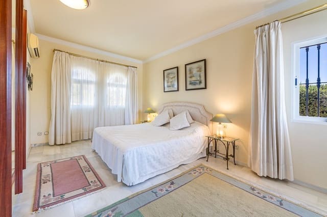 3 chambre Villa/Maison à vendre à El Chaparral, Mijas avec piscine garage - 999 000 € (Ref: 10009950)