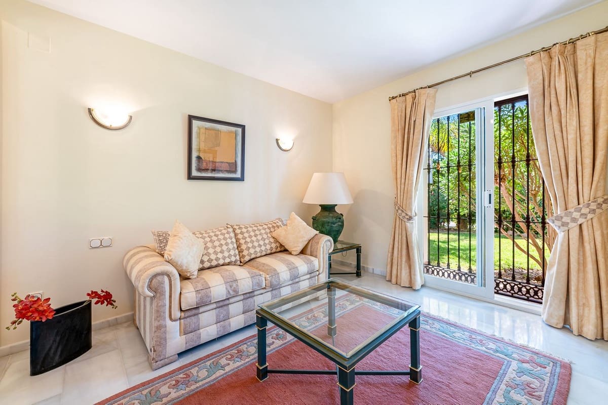 3 chambre Villa/Maison à vendre à El Chaparral avec piscine garage - 999 000 € (Ref: 10009950)