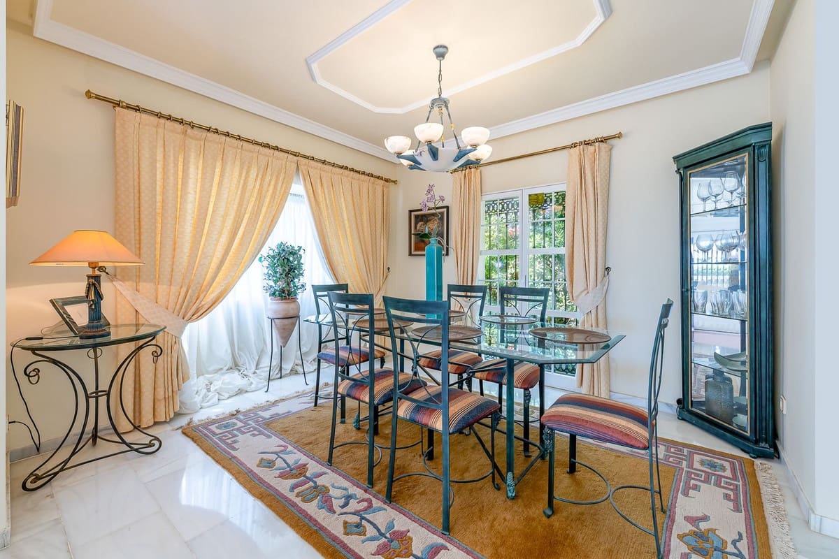 3 chambre Villa/Maison à vendre à El Chaparral avec piscine garage - 999 000 € (Ref: 10009950)