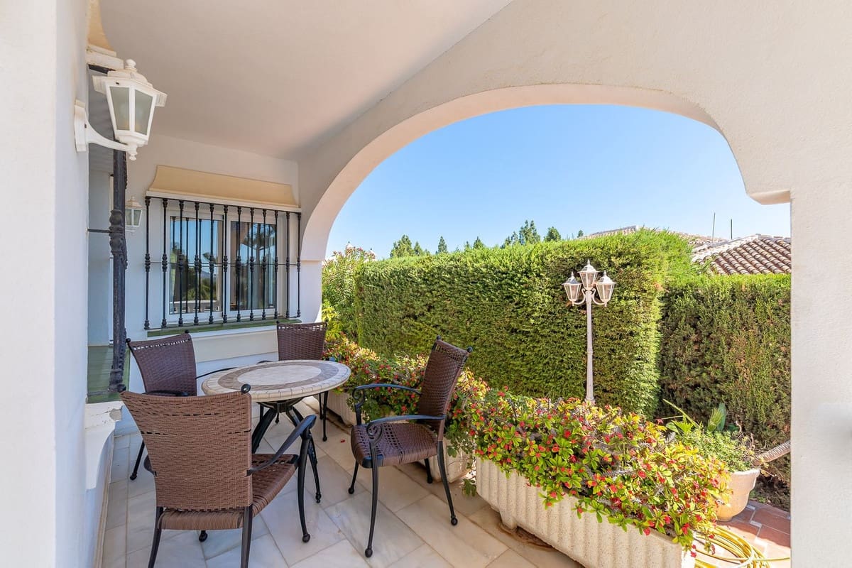 3 chambre Villa/Maison à vendre à El Chaparral avec piscine garage - 999 000 € (Ref: 10009950)